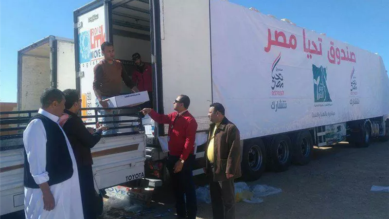«الأورمان» توزع مواد غذائية على الأكثر احتياجًا بـ«مطروح»