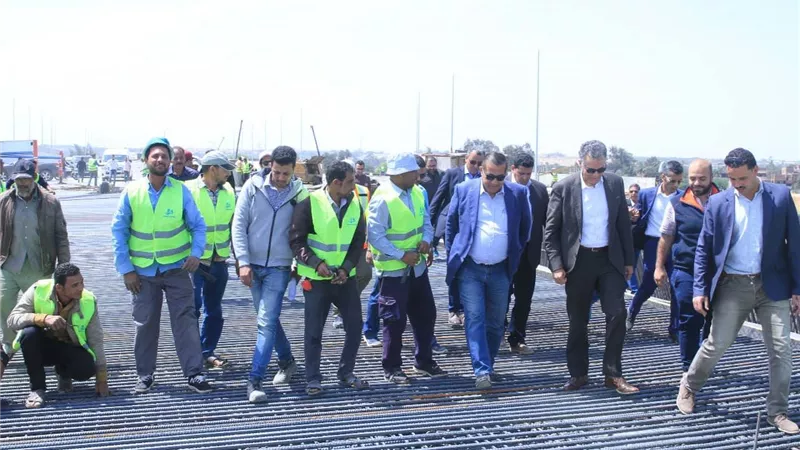 شاهد.. وزير النقل يتفقد أعمال تنفيذ «القوس الشمالي الغربي» بالدائرى الإقليمى