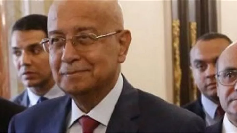 «رئيس الوزراء» يتفقد أعمال تطوير المستشفى العام بـ«الإسماعيلية» 
