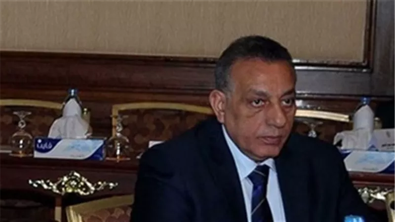  محافظ الجيزة يلتقي تجار سوق الجملة بـ6 أكتوبر لضبط الأسعار