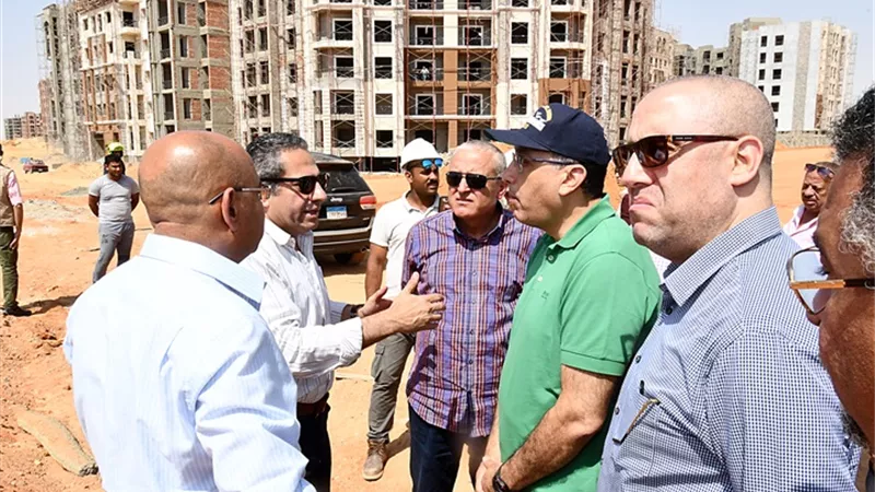 مدبولي يطمئن على الموقف التنفيذي لوحدات العاصمة الإدارية الجديدة