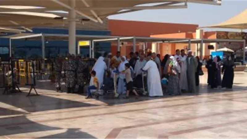 «مصر للطيران» تسير اليوم 21 رحلة لنقل 4480 حاجا