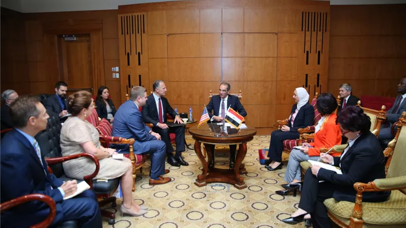 وزير الاتصالات:نتعاون مع مؤسسات الدولة لتنفيذ استراتيجية التحول الرقمي 